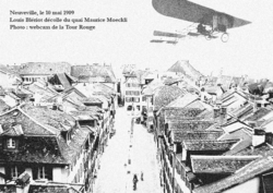 Louis Blériot survolant la cité de Neuveville